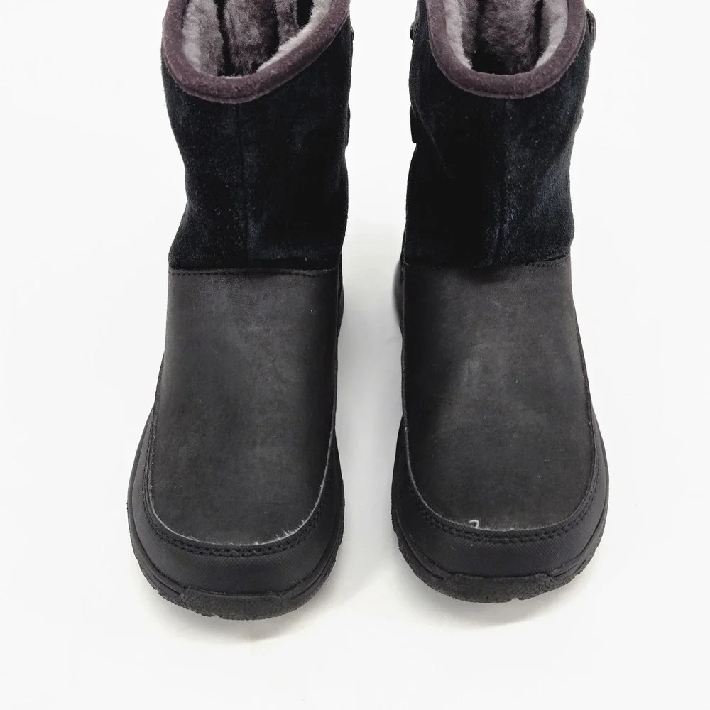 UGG Kids Butte II Waterproof Black Leather Suede Winter Boots 1012383K Size 2